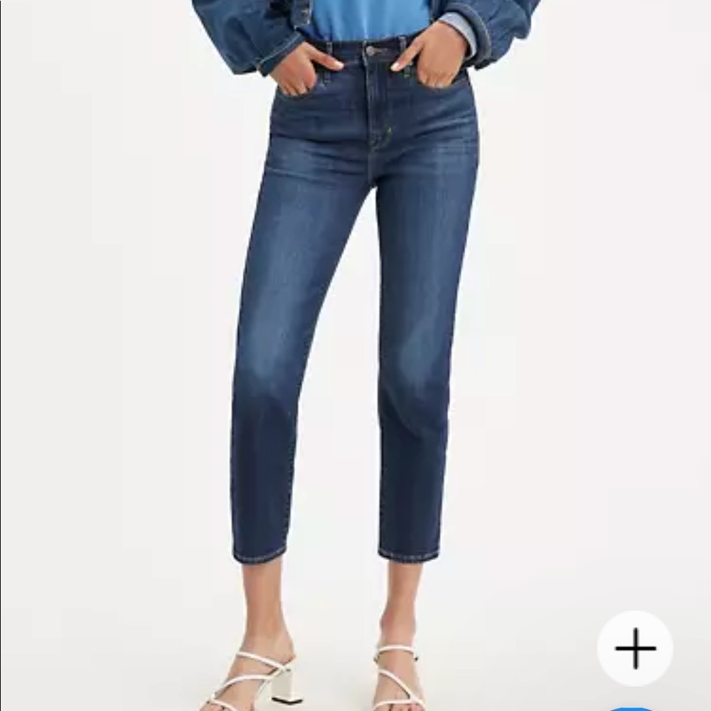 Cropped High Rise Levi’s Jeans